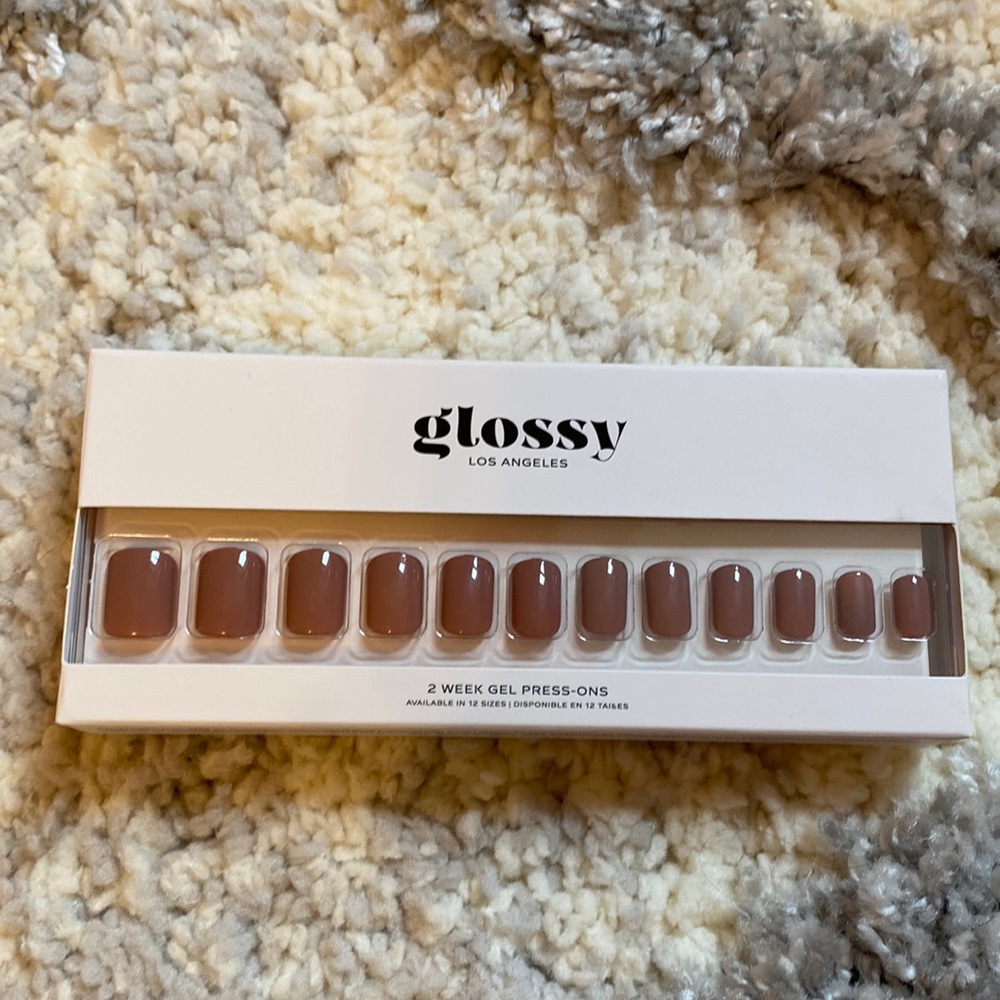 NEW NEVER OPENED Glossy Gel Nail Set